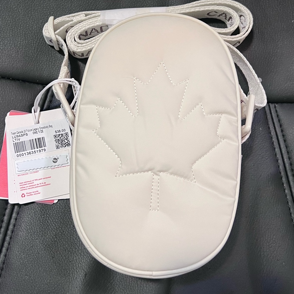 Lululemon Team Canada Future Legacy Crossbody Bag - Picture 2 of 4